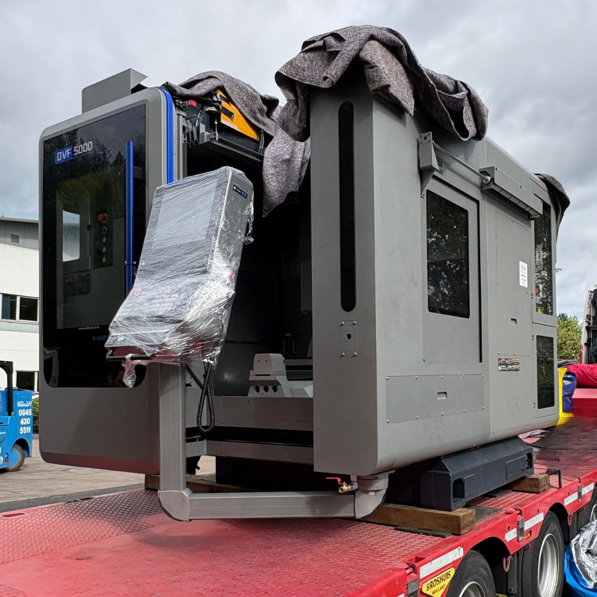 DVF 5000 second-generation simultaneous 5-axis machining centre being delivered